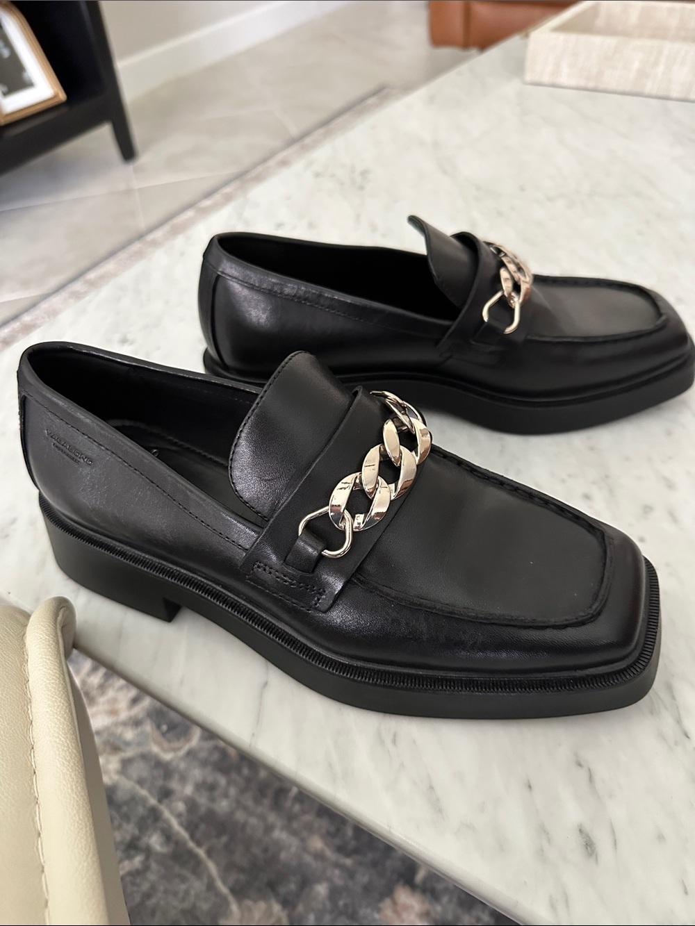 Vagabond Black Leather Loafers with Silver Chain Size 38
